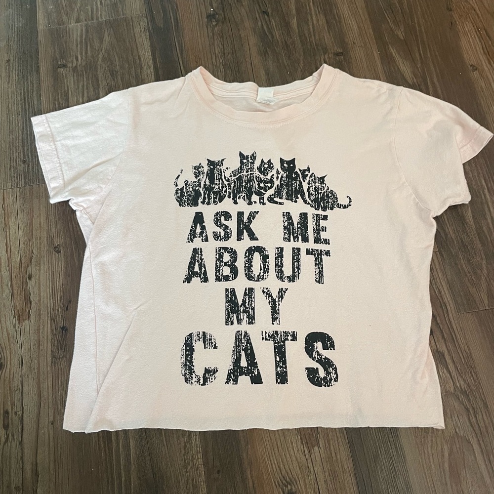Pink cat baby tee. Adorable crop:)